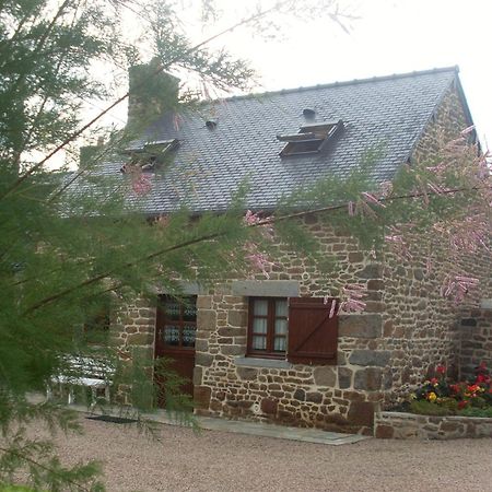Gite Les Sageais Hotel Baguer-Morvan Bagian luar foto