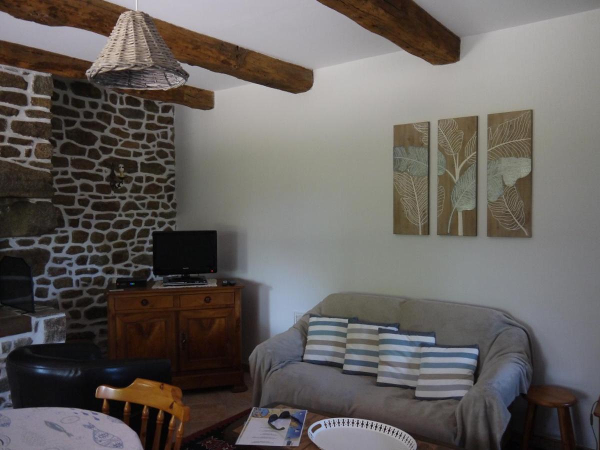 Gite Les Sageais Hotel Baguer-Morvan Bagian luar foto